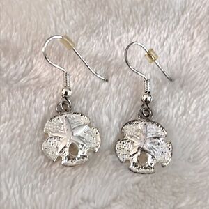 PALO 🏝 TROPICAL SILVER SAND DOLLAR PIERCED LOGO ENGRAVED BEACH EARRINGS